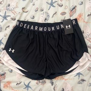 Under Armour black and white short size L